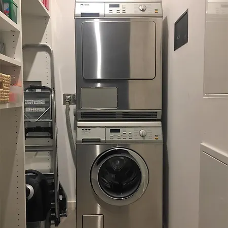 Luxury 2-bedroom Flat Close To Fair & Old Town Düsseldorf