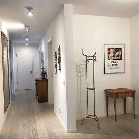 Luxury 2-bedroom Flat Close To Fair & Old Town Apartment *