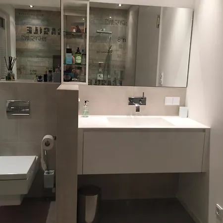 Luxury 2-bedroom Flat Close To Fair & Old Town Apartment *