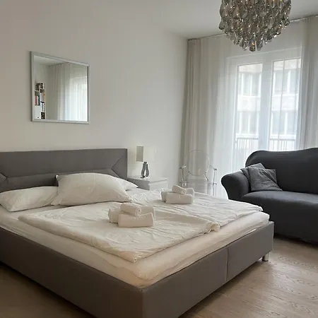 Luxury 2-bedroom Flat Close To Fair & Old Town Düsseldorf