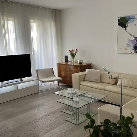 Luxury 2-bedroom Flat Close To Fair & Old Town Düsseldorf
