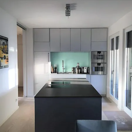 Luxury 2-bedroom Flat Close To Fair & Old Town