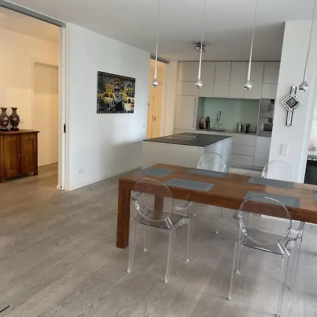 Luxury 2-bedroom Flat Close To Fair & Old Town